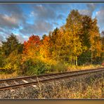  herbst an den Bahngleisen