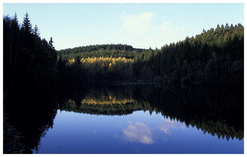 Herbst an der Genkeltalsperre