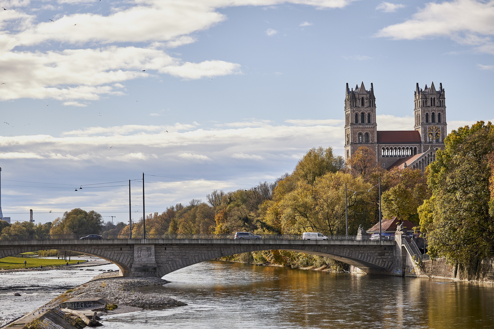 Herbst an der Isar in München