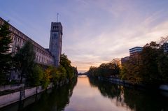 Herbst an der Isar in München