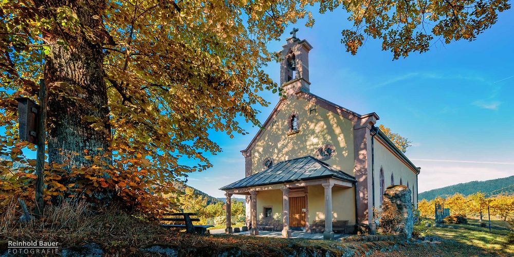 Herbst an der Kapelle