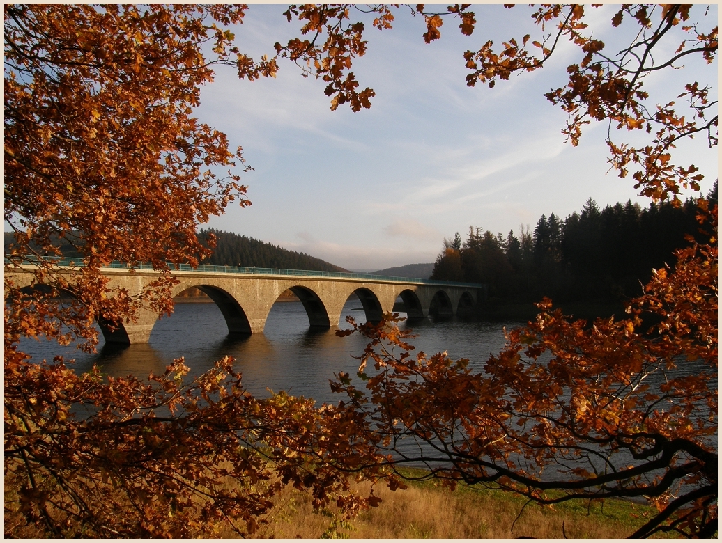 Herbst an der Klamer Brücke