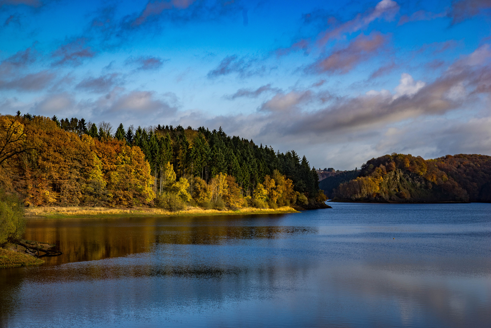 Herbst an der Wahnbachtalsperre