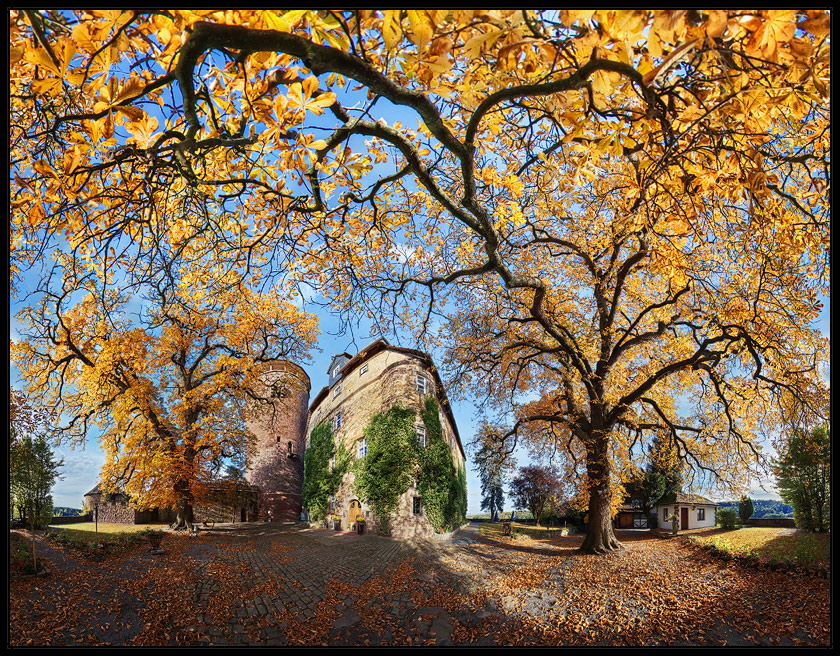 Herbst auf der Burg Trendelburg