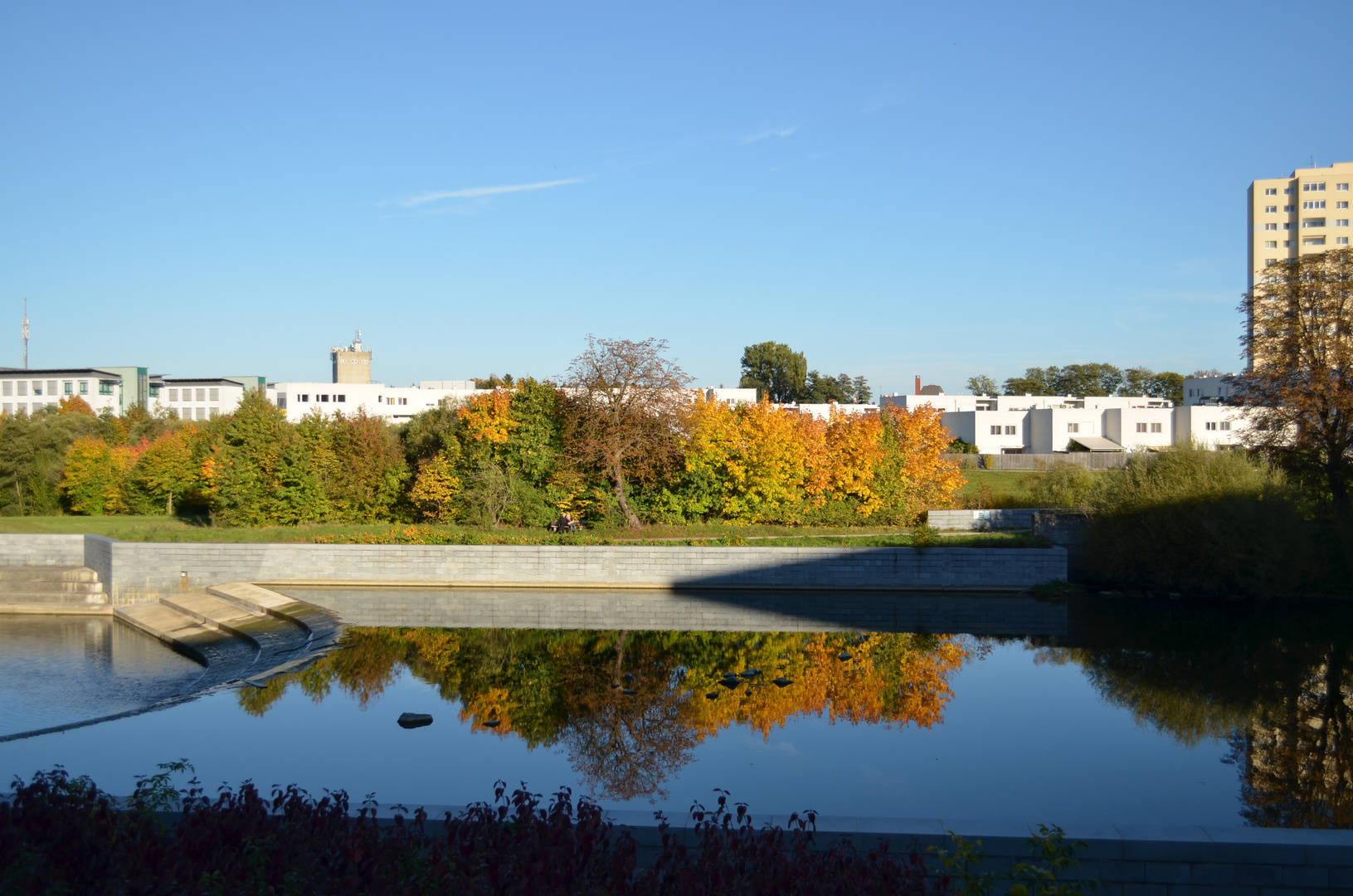 Herbst-Farben im Wasser