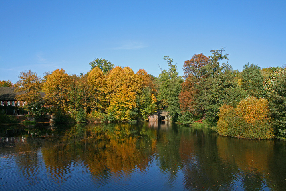 Herbst im Ahrensburger Schlosspark