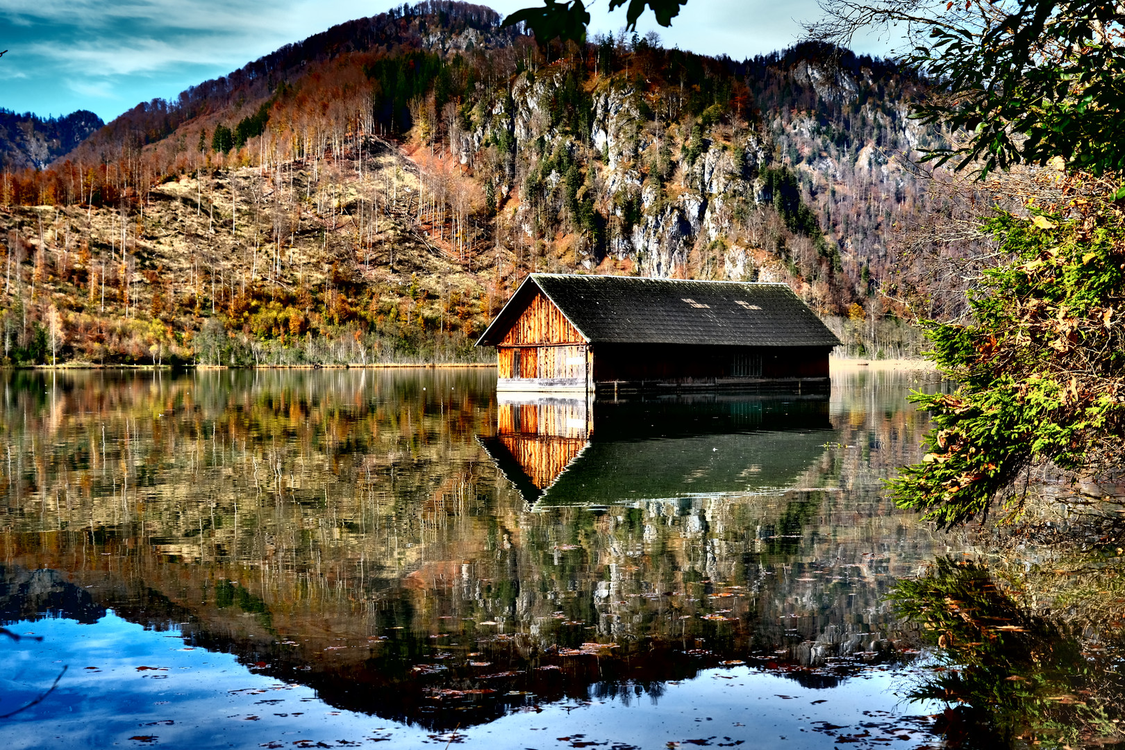 Herbst im Almtal - Bootshaus 