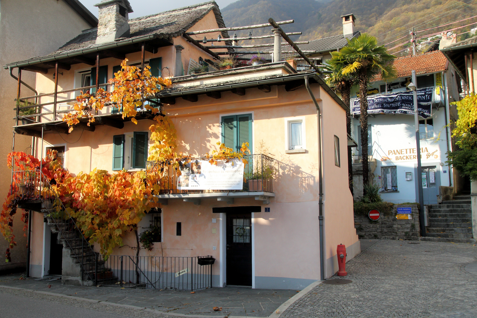 Herbst im alten Dorfkern