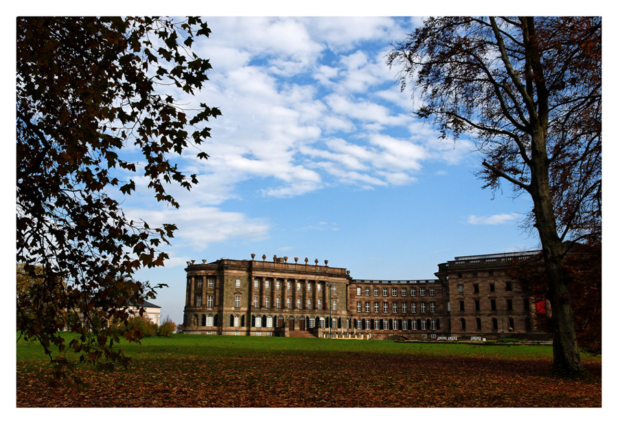 Herbst im Bergpark: Flügel vom Schloß