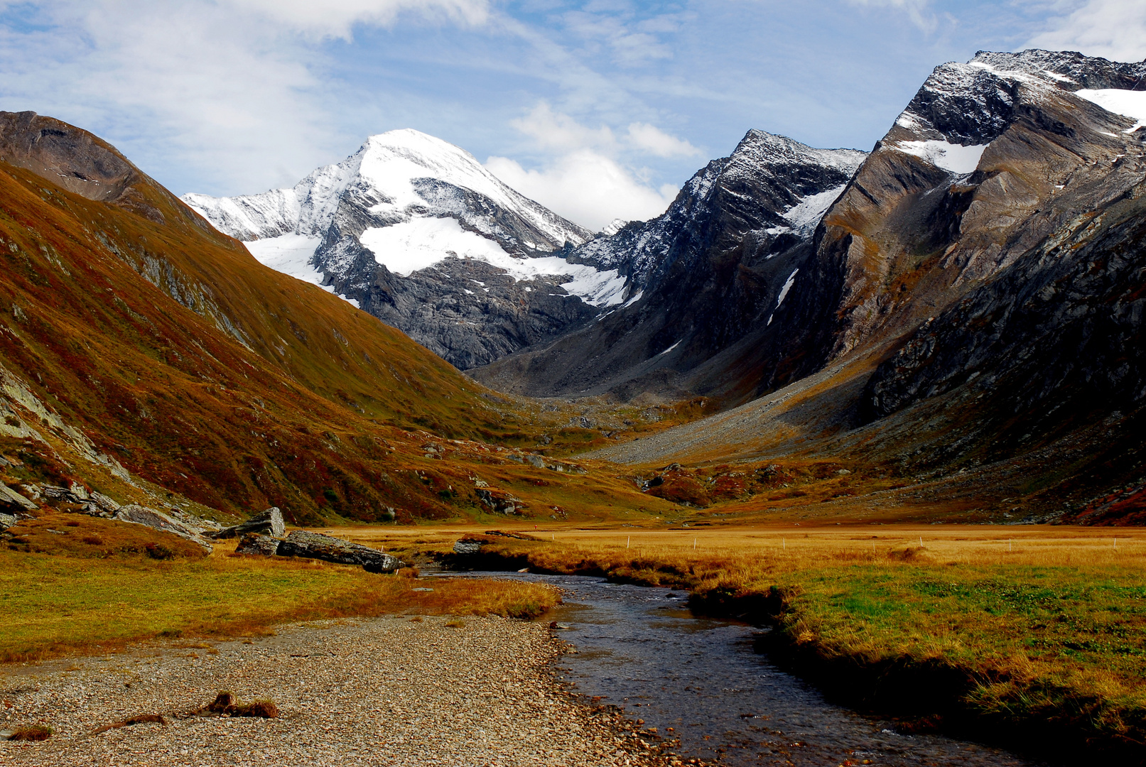 Herbst im Hochgebirgstal