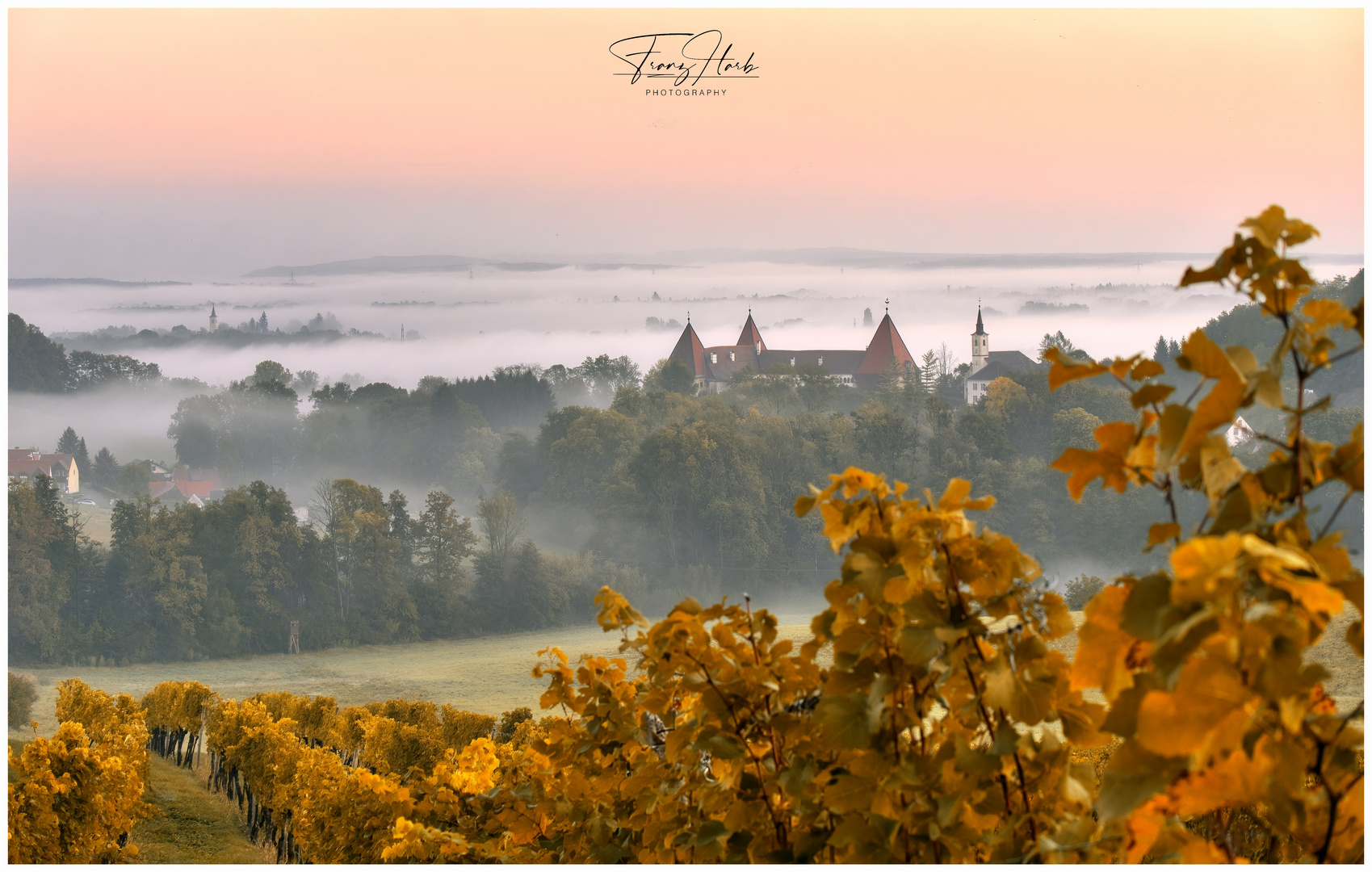 Herbst-Impression mit Schloss Spielfeld 