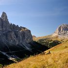 Herbst in den Dolomiten, links der Sellastock, rechts im Bild der Langkofef.