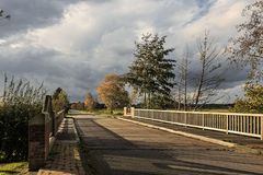 Herbst mit Brücke