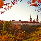 Herbst mit Kloster