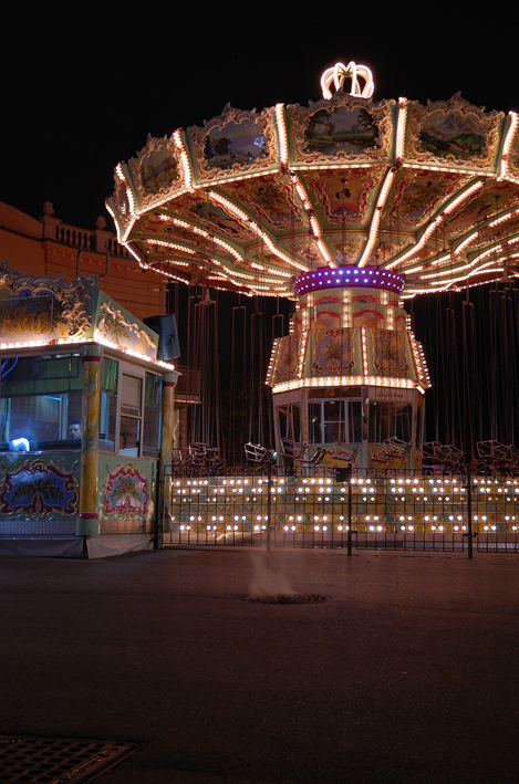 Herbst-Prater abends Kettencaroussel