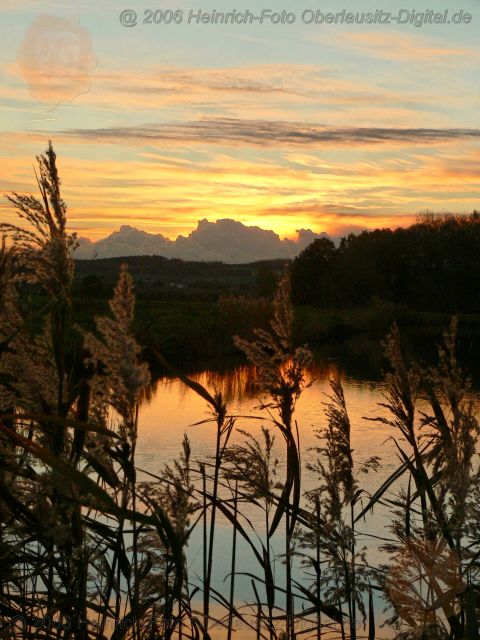 Herbst Sonnenuntergang am Teich.