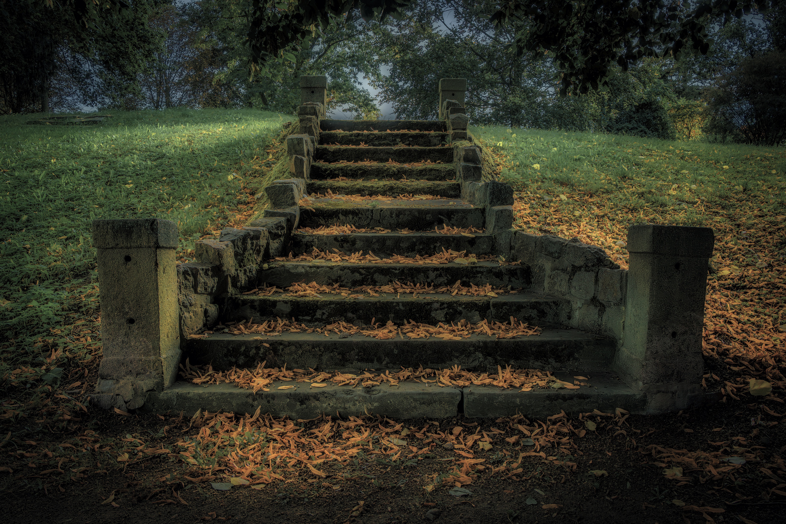 "Herbst"-Treppe im Park von Wolfshagen