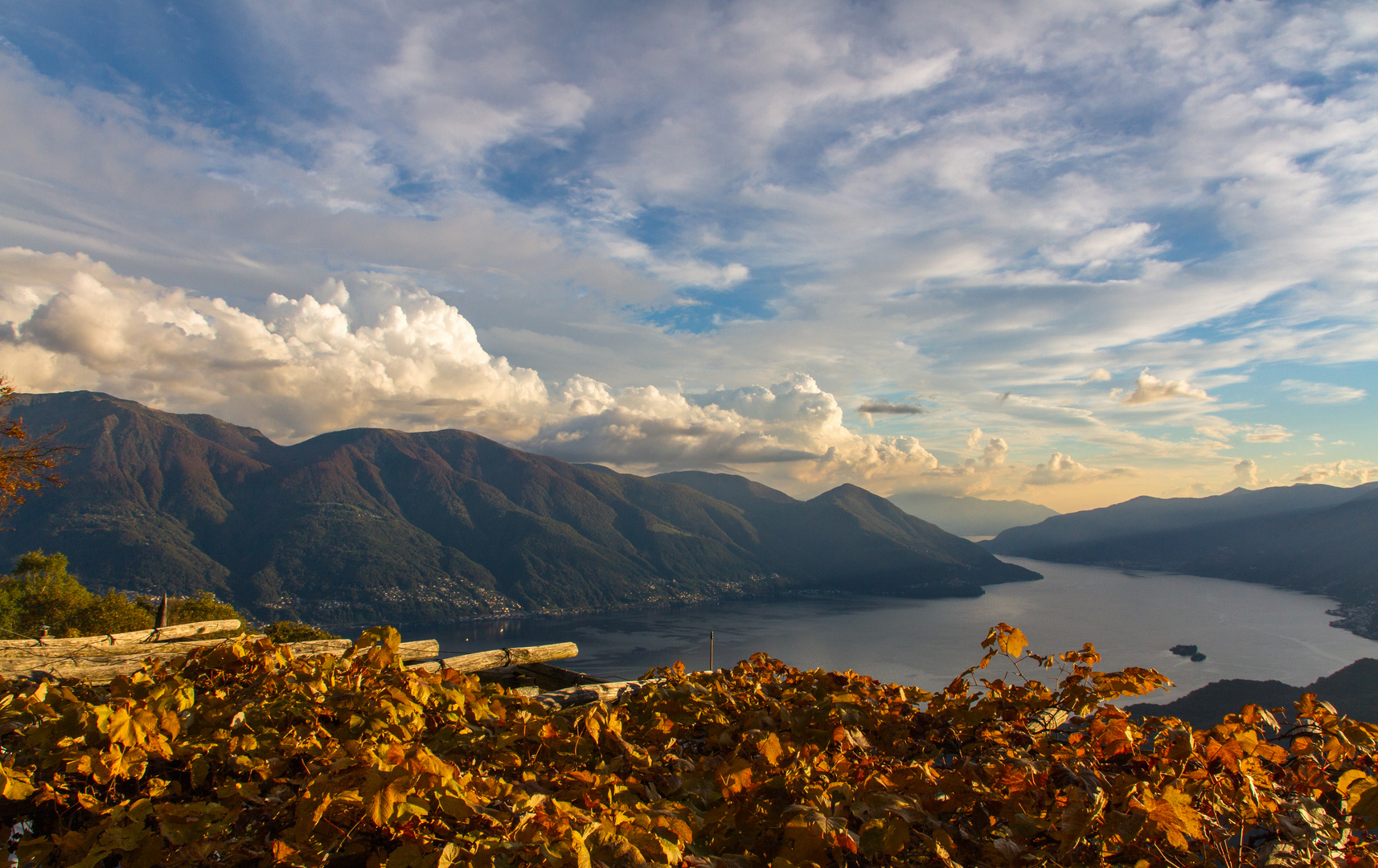 Herbst über dem Lago Maggiore