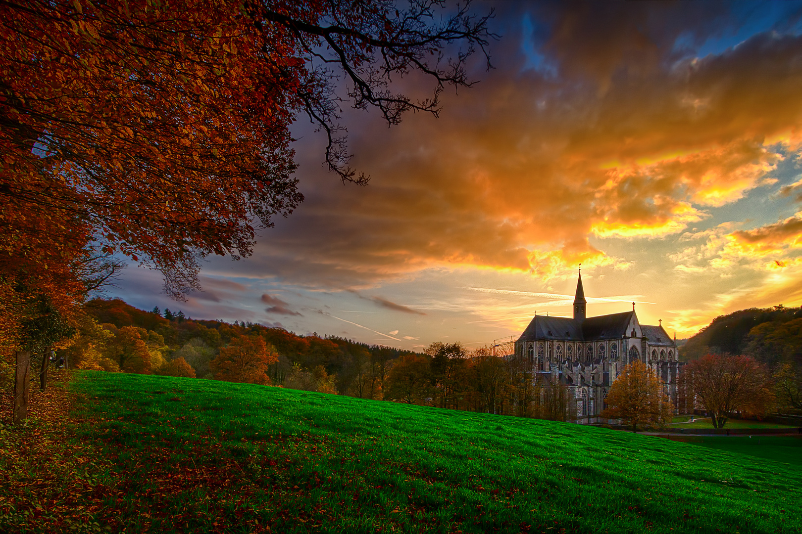 Herbst und Kathedrale