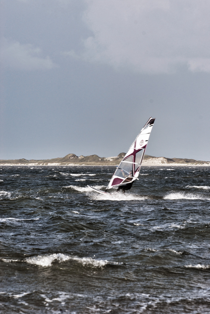 Herbst-Windsurfing vor Föhr..