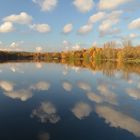 Herbst-Wolken-See