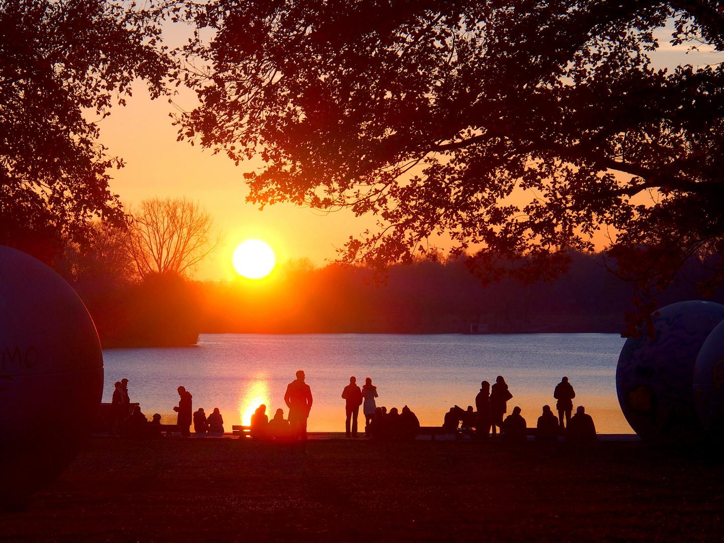 Herbstabend am Aasee Foto & Bild | erwachsene menschen, deutschland ...