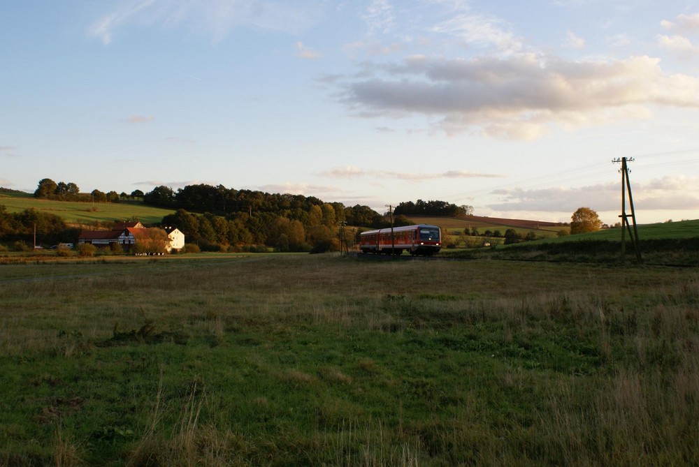 Herbstabend an der Burgwaldbahn