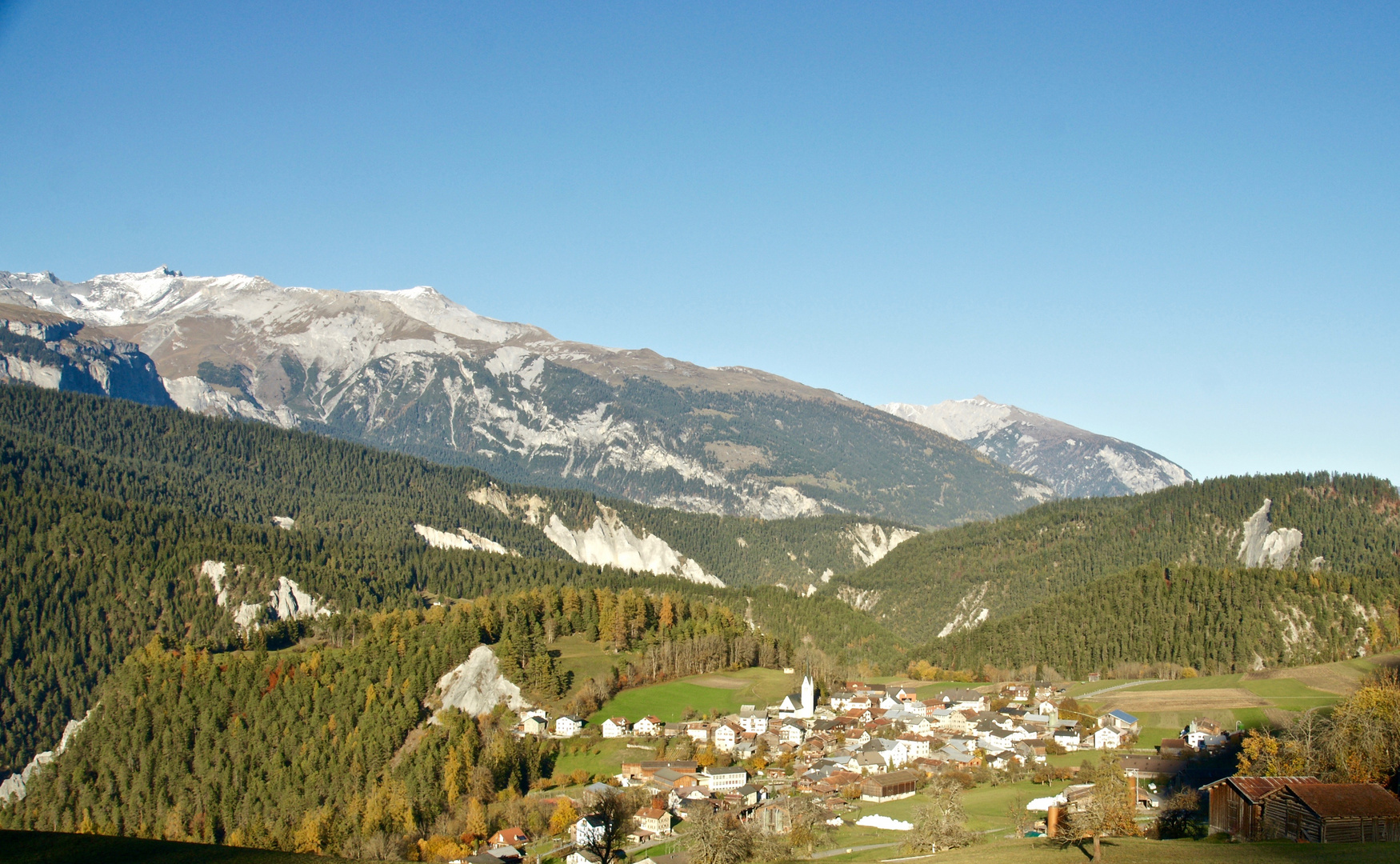 Herbstabend über Valendas GR/CH