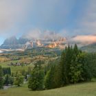 Herbstanfang in Dolomiten.