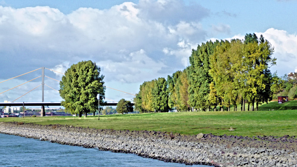 Herbstbeginn am Niederrhein bei Duisburg