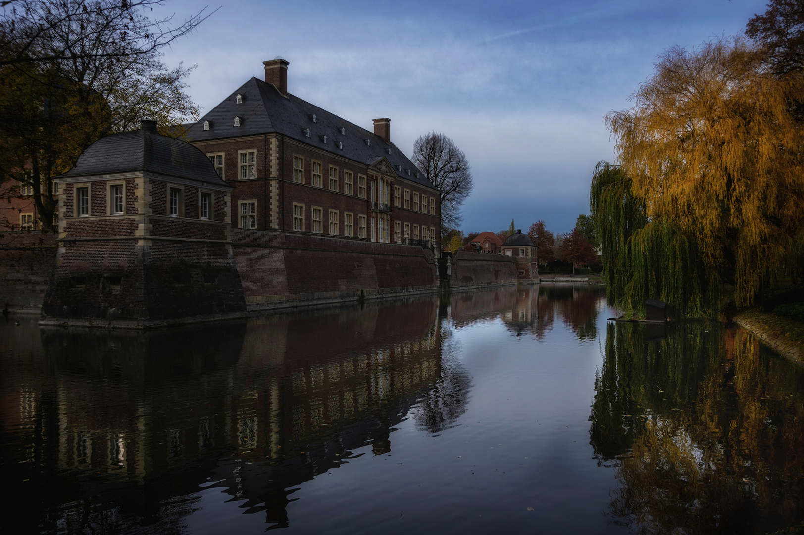 ...Herbstbeginn am Schloss Ahaus... Foto & Bild architektur