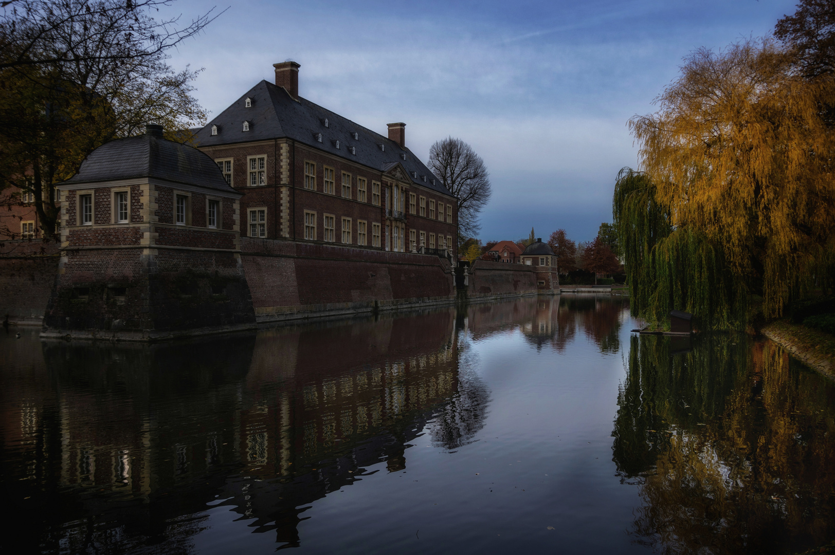 ...Herbstbeginn am Schloss Ahaus...