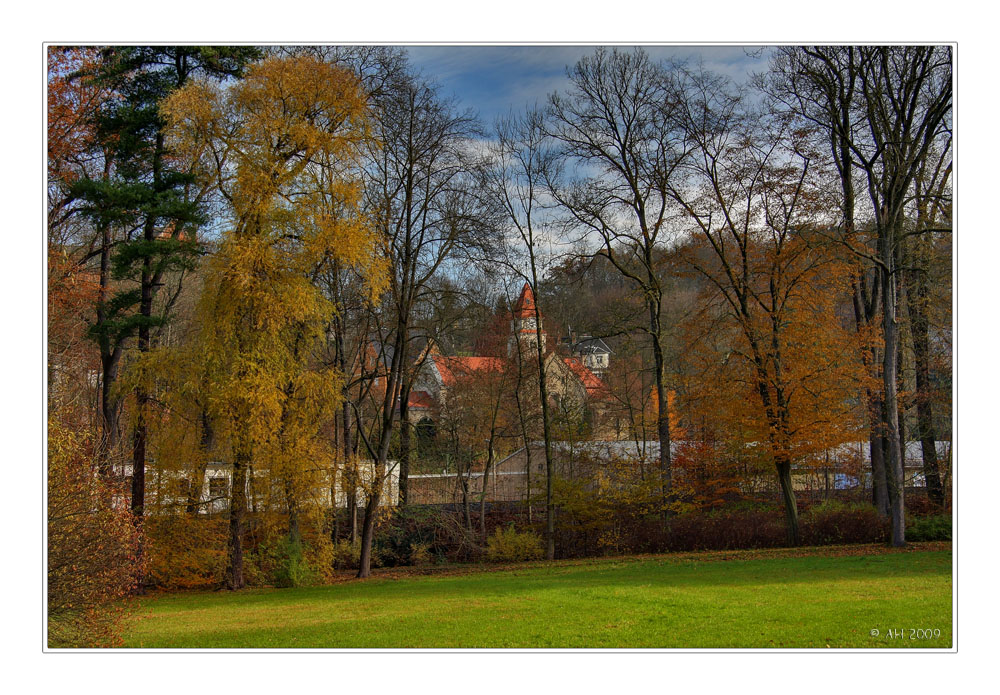 Herbstbild mit Kapelle