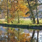 Herbstbild mit Spiegelung