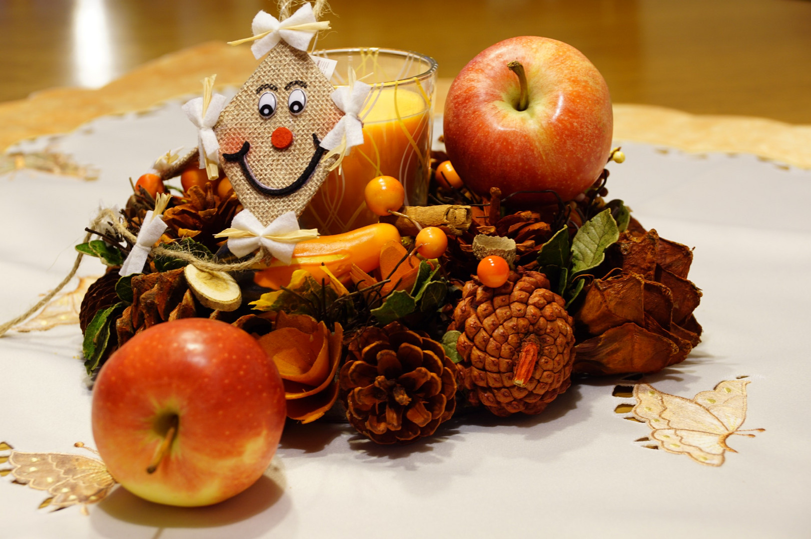 Herbstdeko Mit Kerzen Gemutliches Ambiente Schaffen
