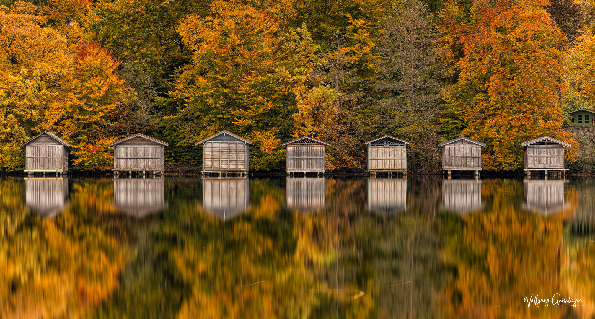 Herbstfaben am See