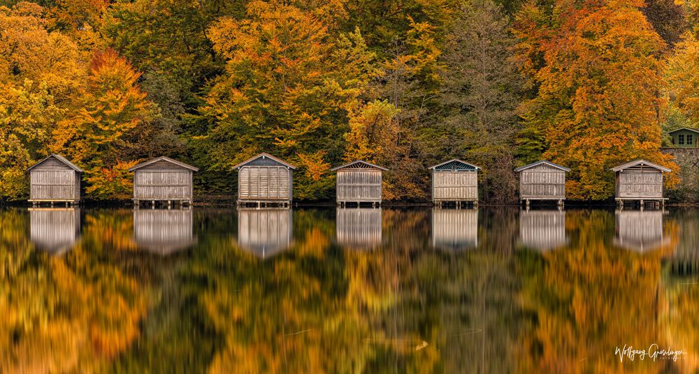 Herbstfaben am See