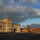 Herbstfärbung im Ludwigsluster Schlosspark Schloss