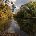 Herbstfarben am Fluss