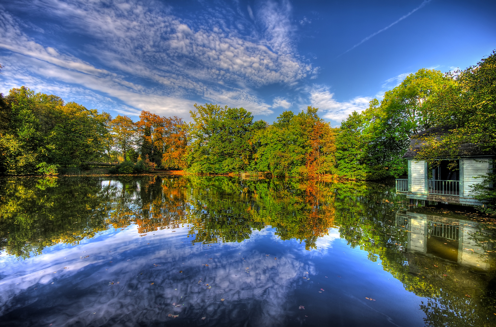 Herbstfarben am Schlossteich