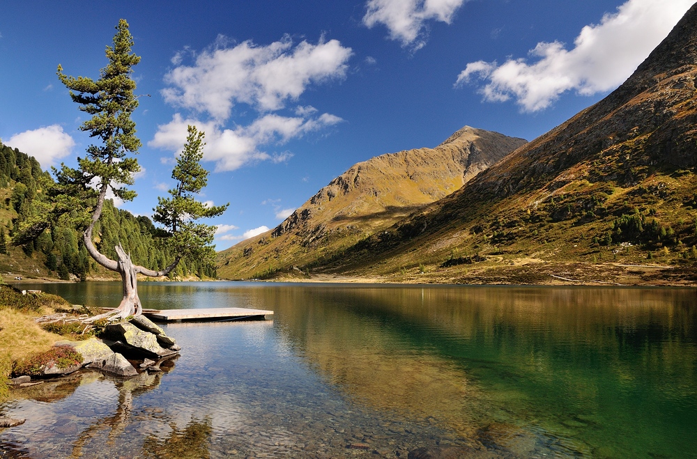 Herbstfarben haben die Wiesen am Obersee angenommen. Der Obersee...