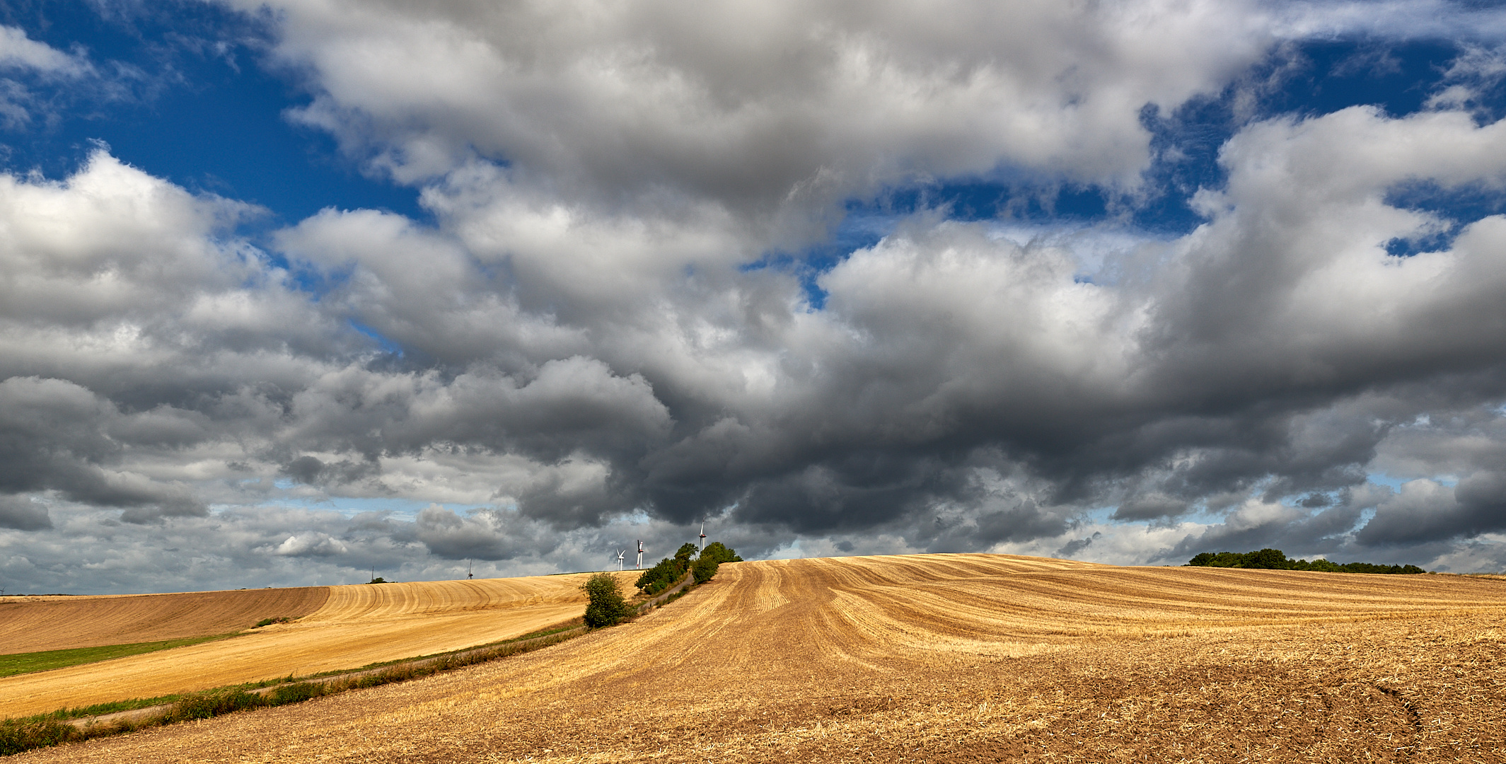 Herbstfarben im August..., Wolken sind wie das Salz in der Suppe...