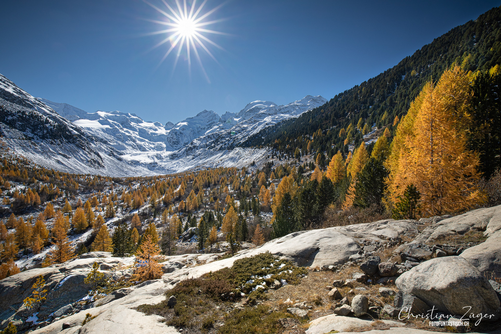 Herbstfarben im Bergtal