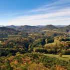 Herbstfarben im Pfälzerwald, aufgenommen von der oberen Mauer (siehe Foto unten), der Tief-...