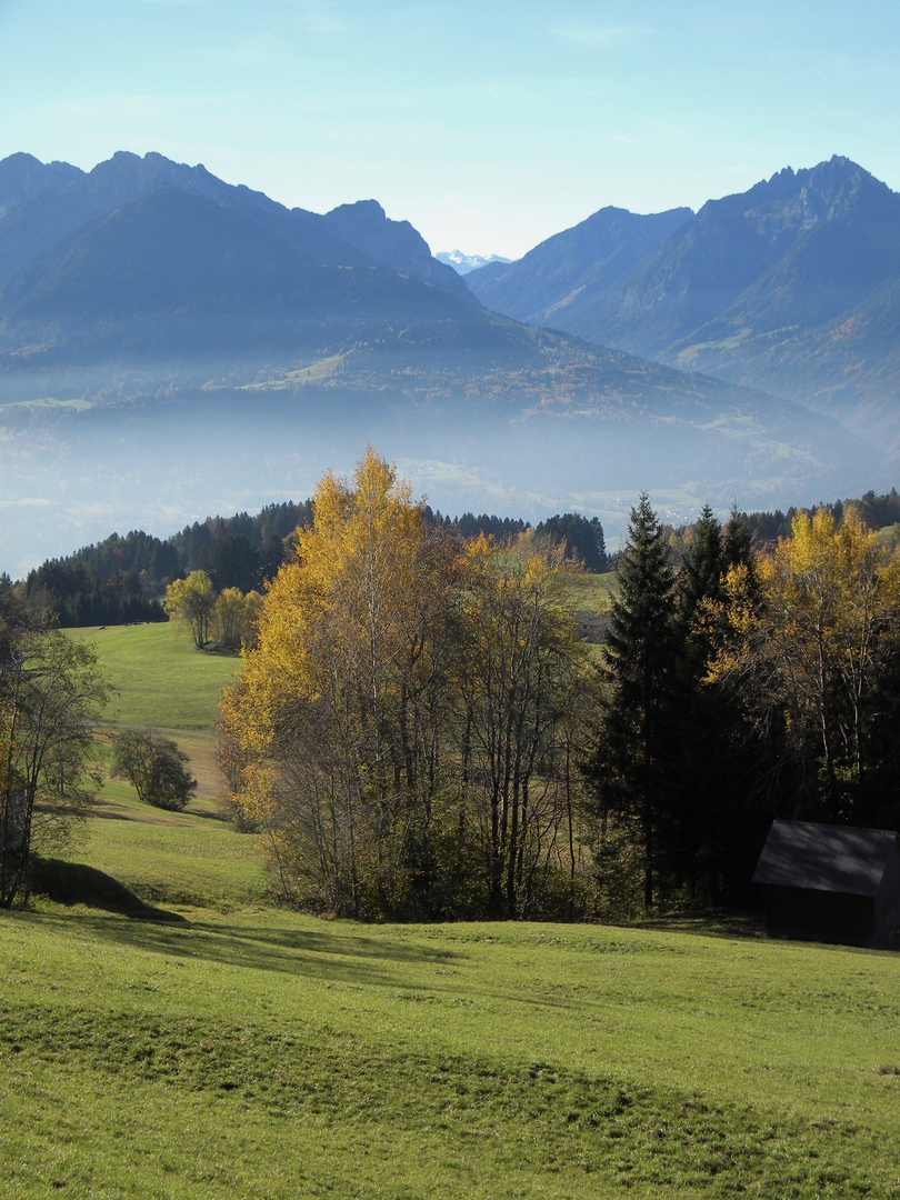 Herbstfarben in den Bergen