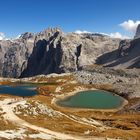 Herbstfarben in den Sextener Dolomiten. Im Vordergrund die...