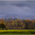 Herbstfarben mit Kapelle