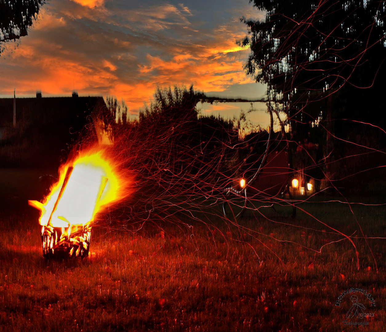 Herbstfeuer im Garten (Feuerschale)