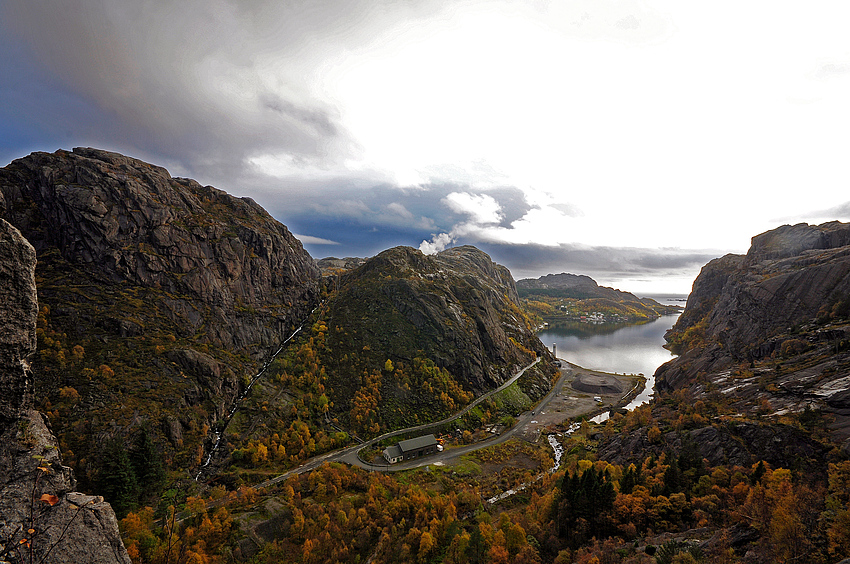 Herbstfeuer im Jössingfjord