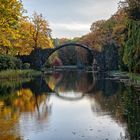 Herbstflair an der Rakotzbrücke